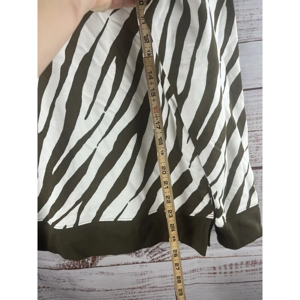 TALBOTS Zebra Print Sweater Women’s Large mod wife Green/white Long Sleeve NWT